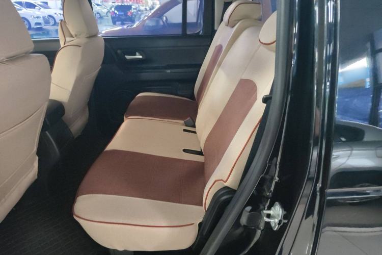 Used CHANGAN OSHAN X70A 2018 1.5L Manual Base Version Interior 4