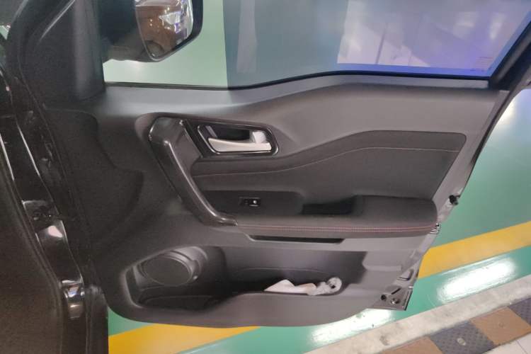 Used CHANGAN OSHAN X70A 2018 1.5L Manual Base Version Interior 5