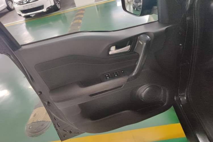 Used CHANGAN OSHAN X70A 2018 1.5L Manual Base Version Interior 7