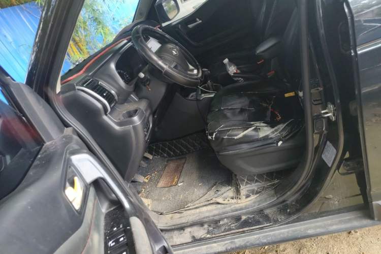 Used CHANGAN OSHAN X70A 2018 1.5L Manual Standard Edition Left Front Seat