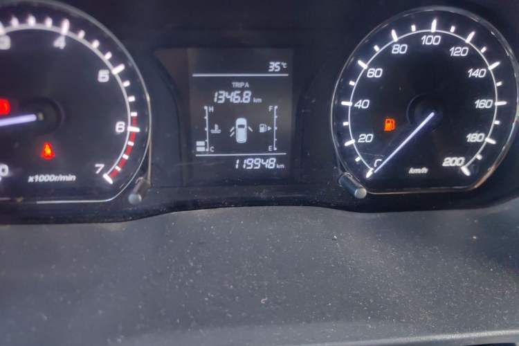 Used CHANGAN OSHAN X70A 2018 1.5L Manual Standard Edition Odometer Close Up