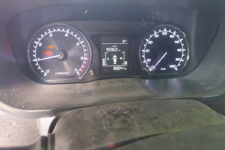 Used CHANGAN OSHAN X70A 2018 1.5L Manual Standard Edition Odometer Close Up