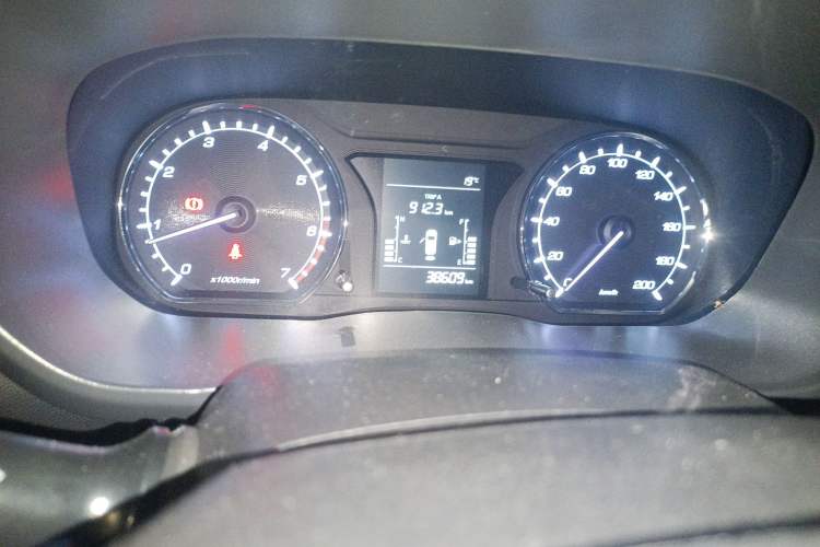 Used CHANGAN OSHAN X70A 2018 1.5L Manual Standard Edition Odometer Close Up