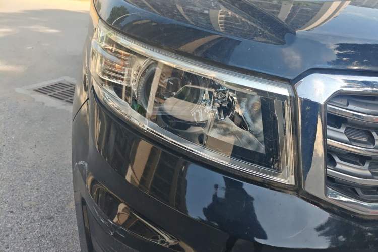 Used CHANGAN OSHAN X70A 2018 1.5L Manual Standard Edition Right Front Headlight