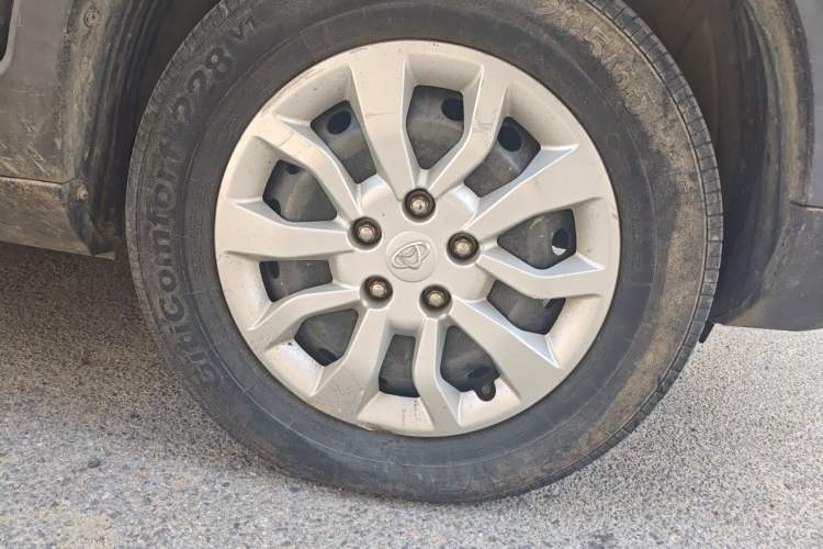 Used CHANGAN OSHAN X70A 2018 1.5L Manual Standard Edition Right Front Wheel Hub