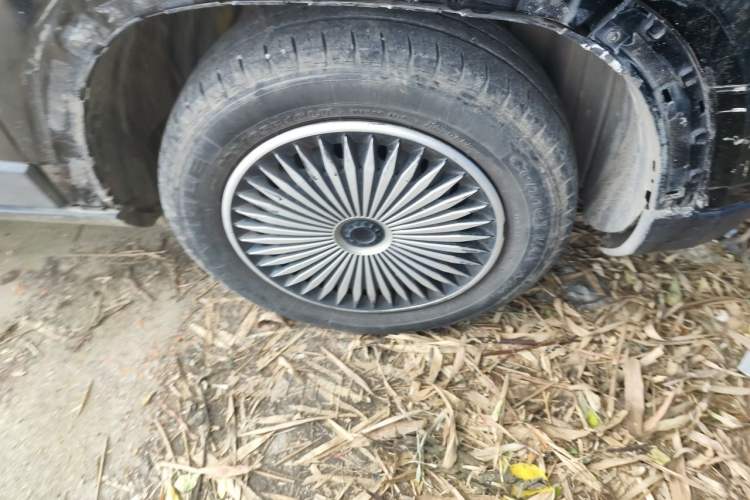Used CHANGAN OSHAN X70A 2018 1.5L Manual Standard Edition Right Front Wheel Hub