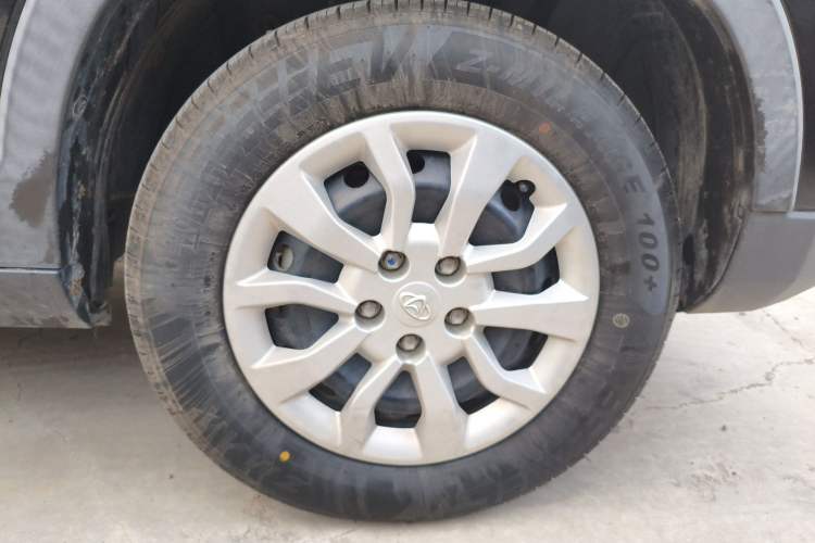Used CHANGAN OSHAN X70A 2018 1.5L Manual Standard Edition Right Front Wheel Hub