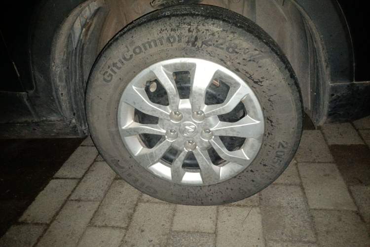 Used CHANGAN OSHAN X70A 2018 1.5L Manual Standard Edition Right Front Wheel Hub