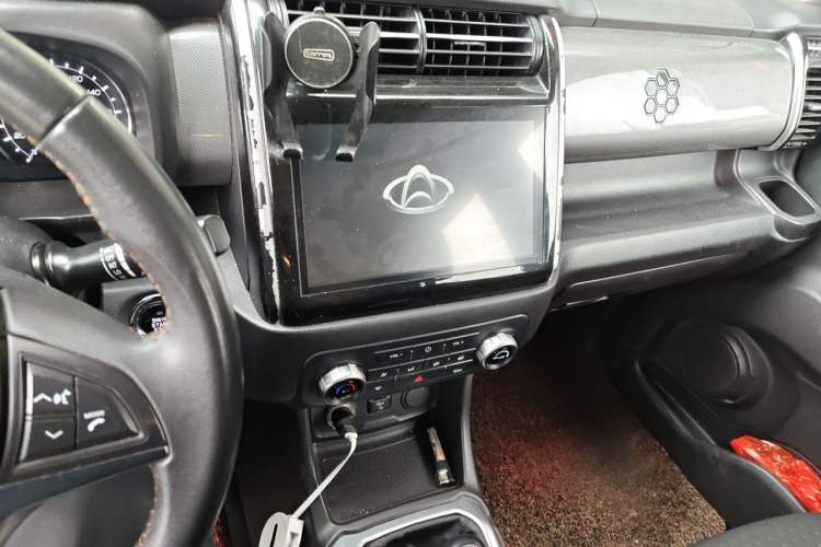 Used CHANGAN OSHAN X70A 2018 1.5L Manual Luxury Model Audio And AC Panel