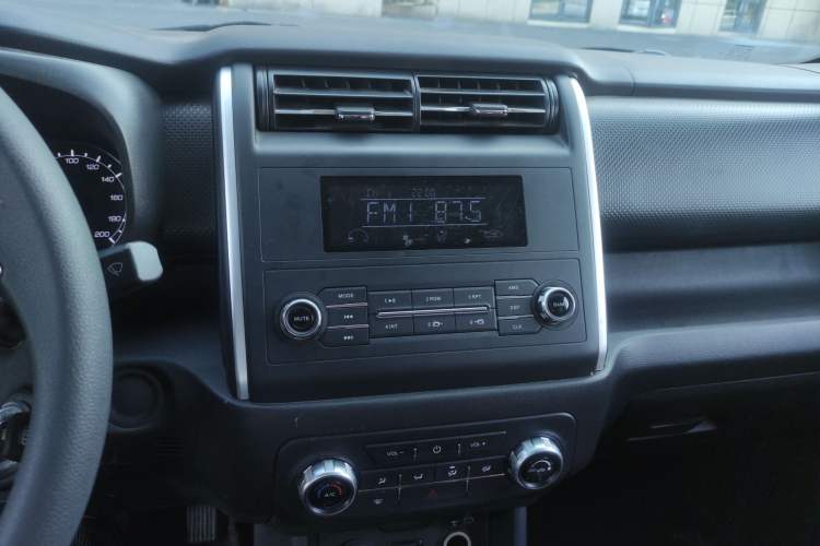 Used CHANGAN OSHAN X70A 2018 1.5L Manual Standard Edition Audio And AC Panel