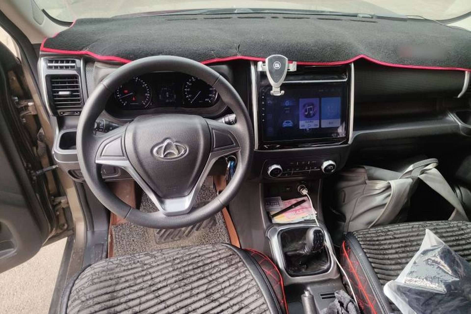 Used CHANGAN OSHAN X70A 2018 1.5L Manual Standard Edition Center Console