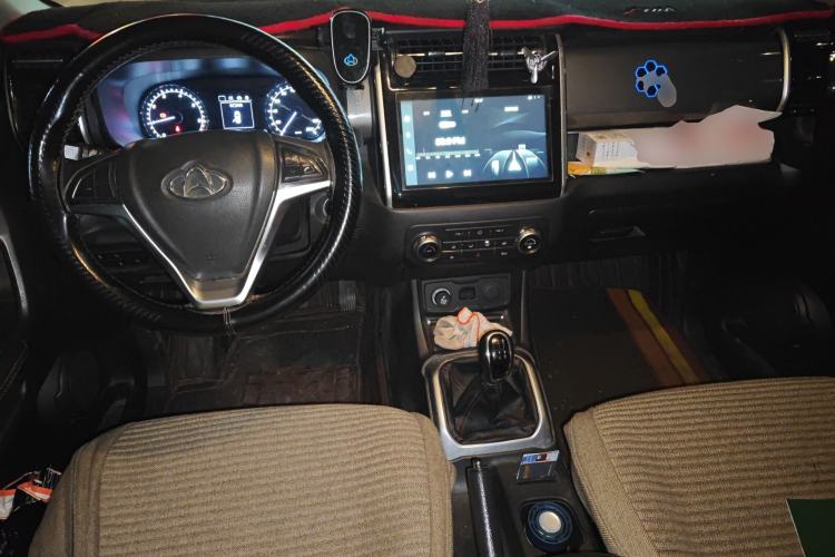 Used CHANGAN OSHAN X70A 2018 1.5L Manual Luxury Model Center Console