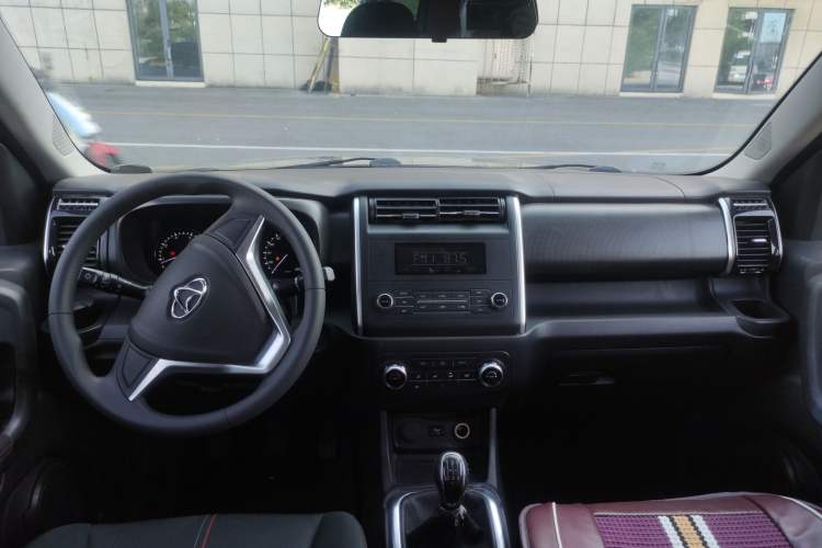 Used CHANGAN OSHAN X70A 2018 1.5L Manual Standard Edition Center Console