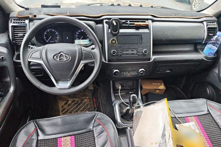 Used CHANGAN OSHAN X70A 2018 1.5L Manual Comfort Model Center Console