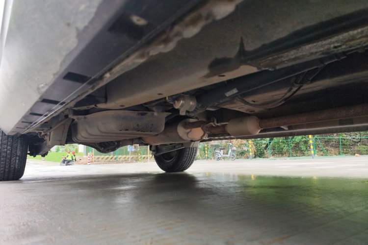 Used CHANGAN OSHAN X70A 2018 1.5L Manual Standard Edition Chassis Front Right