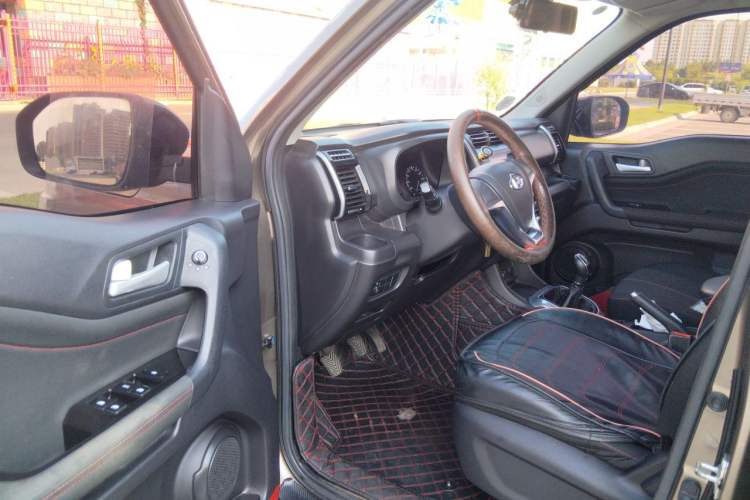 Used CHANGAN OSHAN X70A 2018 1.5L Manual Comfort Model Driver Seat