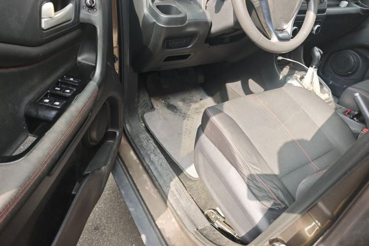 Used CHANGAN OSHAN X70A 2018 1.5L Manual Comfort Model Driver Seat