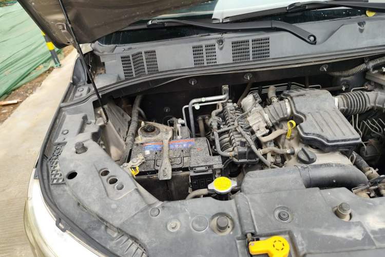 Used CHANGAN OSHAN X70A 2018 1.5L Manual Standard Edition Engine Bay Right