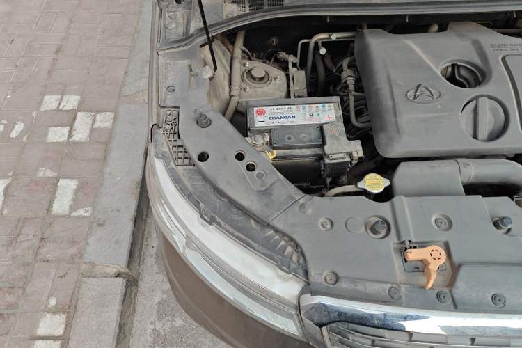 Used CHANGAN OSHAN X70A 2018 1.5L Manual Elite Version Engine Bay Right