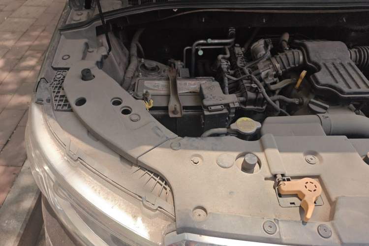 Used CHANGAN OSHAN X70A 2018 1.5L Manual Standard Edition Engine Bay Right