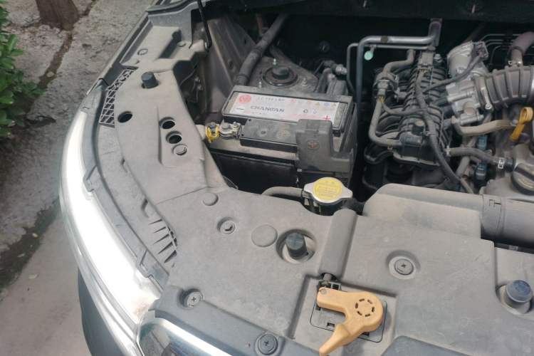Used CHANGAN OSHAN X70A 2018 1.5L Manual Comfort Model Engine Bay Right