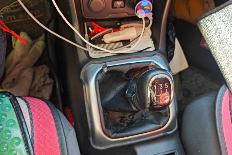 Used CHANGAN OSHAN X70A 2018 1.5L Manual Standard Edition Gear Lever