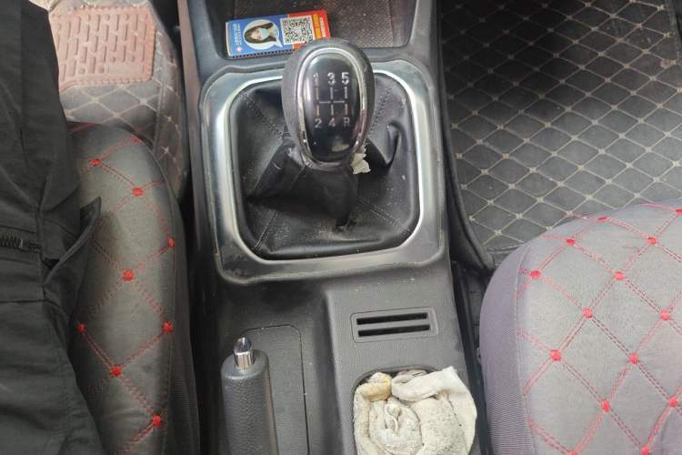 Used CHANGAN OSHAN X70A 2018 1.5L Manual Standard Edition Gear Lever