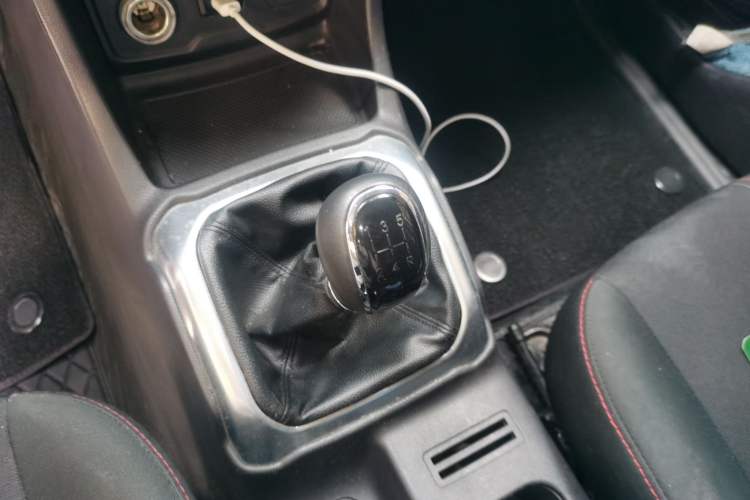 Used CHANGAN OSHAN X70A 2018 1.5L Manual Comfort Model Gear Lever