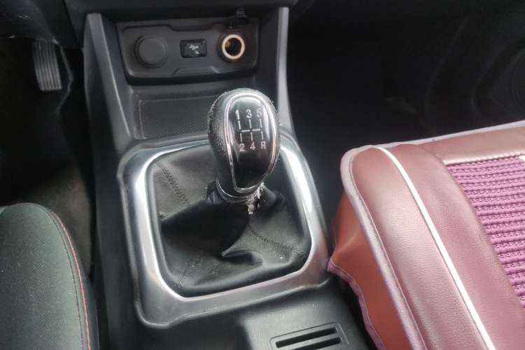Used CHANGAN OSHAN X70A 2018 1.5L Manual Standard Edition Gear Lever
