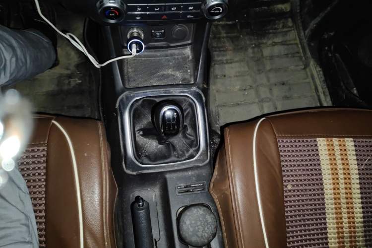 Used CHANGAN OSHAN X70A 2018 1.5L Manual Luxury Model Gear Lever