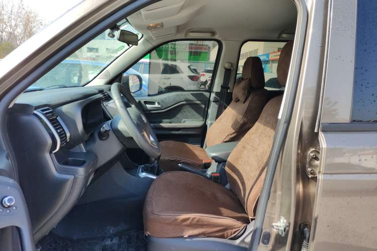 Used CHANGAN OSHAN X70A 2018 1.5L Manual Comfort Model Interior 2