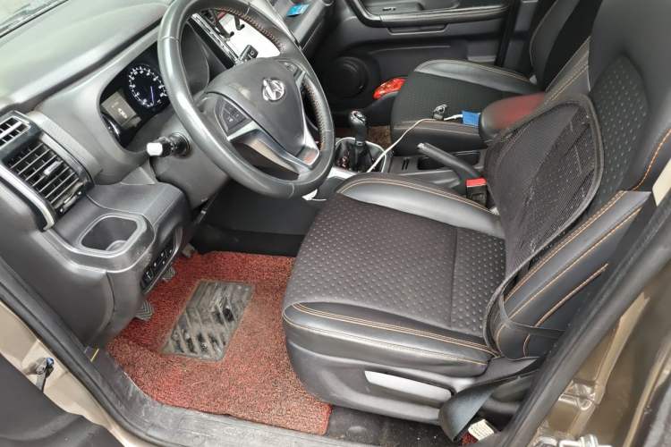 Used CHANGAN OSHAN X70A 2018 1.5L Manual Luxury Model Interior 3