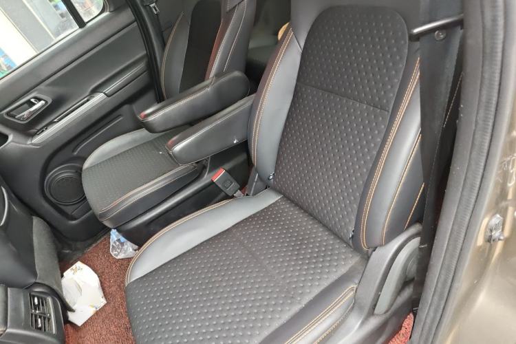 Used CHANGAN OSHAN X70A 2018 1.5L Manual Luxury Model Interior 4