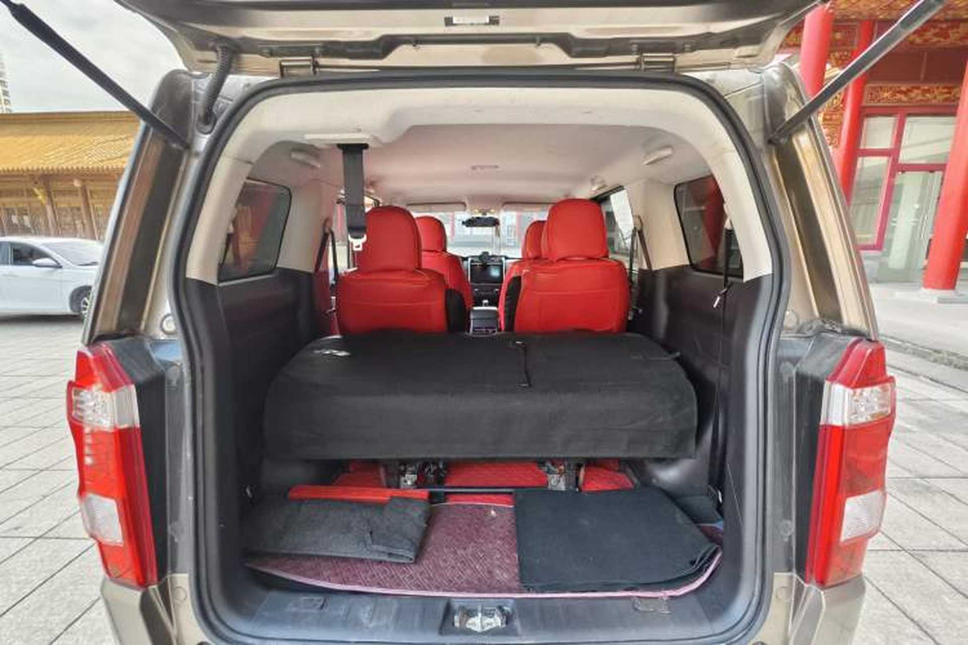 Used CHANGAN OSHAN X70A 2018 1.5L Manual Elite Version Interior 4