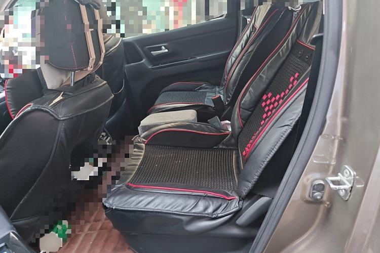 Used CHANGAN OSHAN X70A 2018 1.5L Manual Comfort Model Interior 4