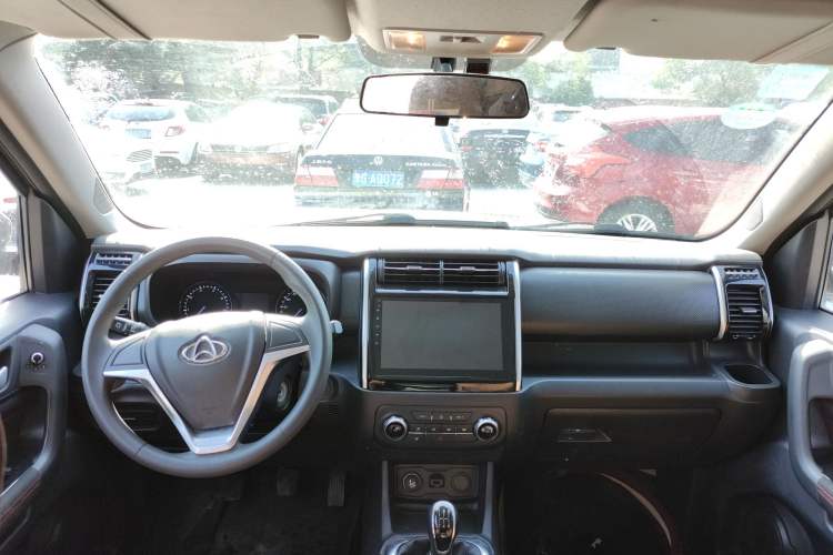 Used CHANGAN OSHAN X70A 2018 1.5L Manual Comfort Model Interior 4