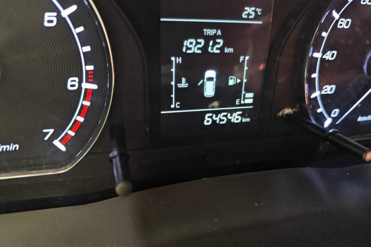 Used CHANGAN OSHAN X70A 2018 1.5L Manual Standard Edition Odometer Close Up