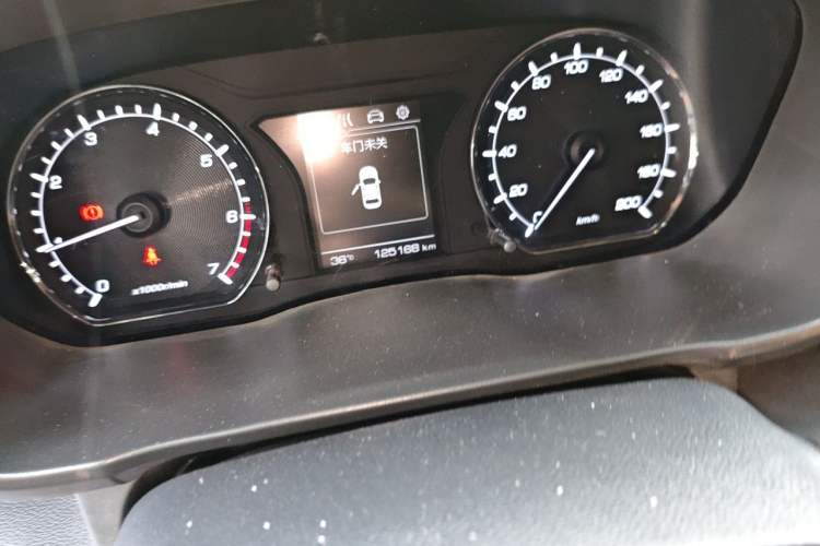 Used CHANGAN OSHAN X70A 2018 1.5L Manual Luxury Model Odometer Close Up