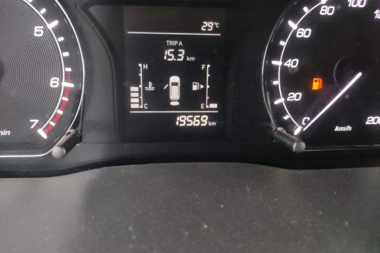 Used CHANGAN OSHAN X70A 2018 1.5L Manual Standard Edition Odometer Close Up