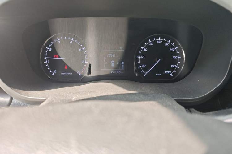 Used CHANGAN OSHAN X70A 2018 1.5L Manual Comfort Model Odometer Close Up