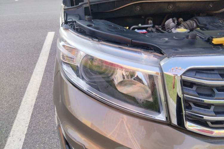 Used CHANGAN OSHAN X70A 2018 1.5L Manual Comfort Model Right Front Headlight