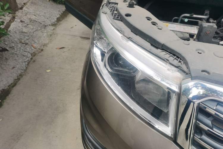 Used CHANGAN OSHAN X70A 2018 1.5L Manual Comfort Model Right Front Headlight