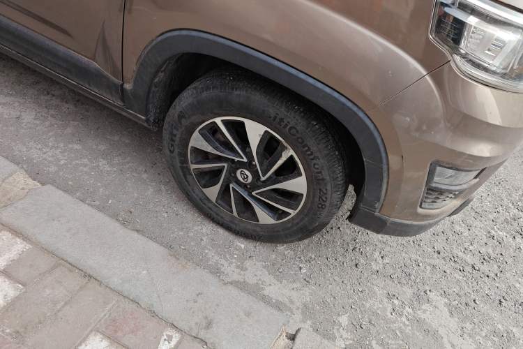 Used CHANGAN OSHAN X70A 2018 1.5L Manual Elite Version Right Front Wheel Hub