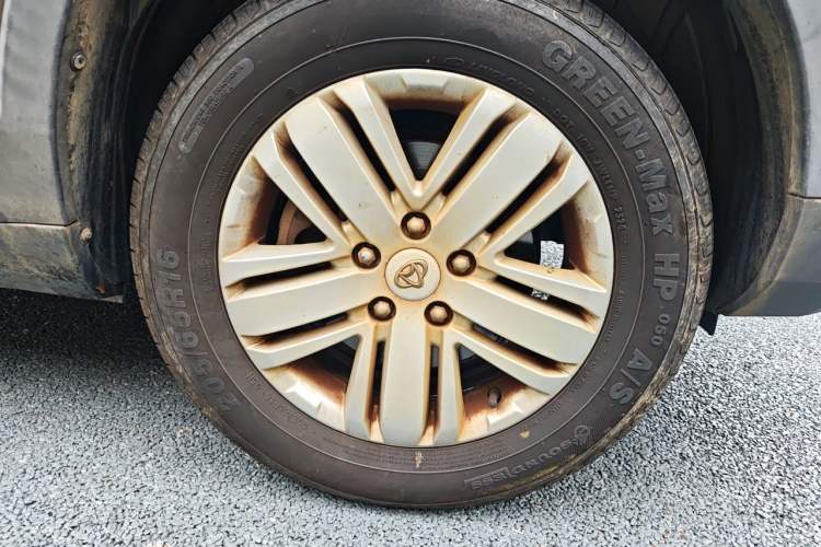 Used CHANGAN OSHAN X70A 2018 1.5L Manual Comfort Model Right Front Wheel Hub