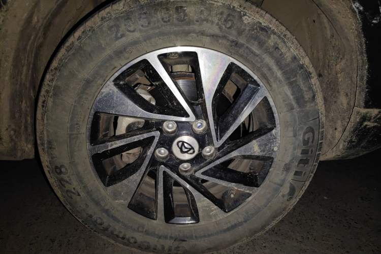 Used CHANGAN OSHAN X70A 2018 1.5L Manual Luxury Model Right Front Wheel Hub