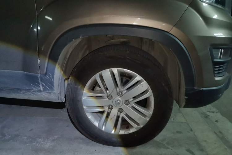 Used CHANGAN OSHAN X70A 2018 1.5L Manual Comfort Model Right Front Wheel Hub