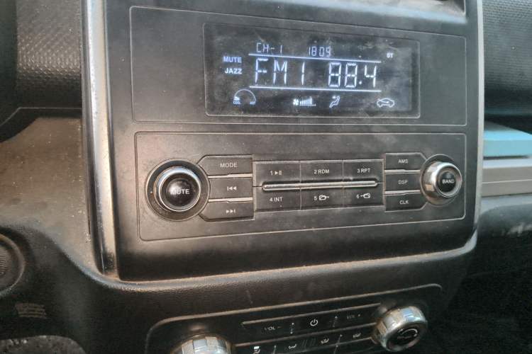 Used CHANGAN OSHAN X70A 2018 1.5L Manual Standard Edition Audio And AC Panel