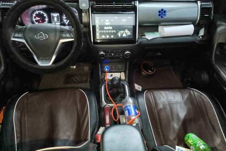 Used CHANGAN OSHAN X70A 2018 1.5L Manual Luxury Model Center Console