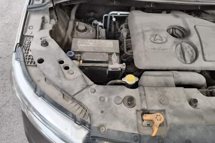 Used CHANGAN OSHAN X70A 2018 1.5L Manual Luxury Model Engine Bay Right