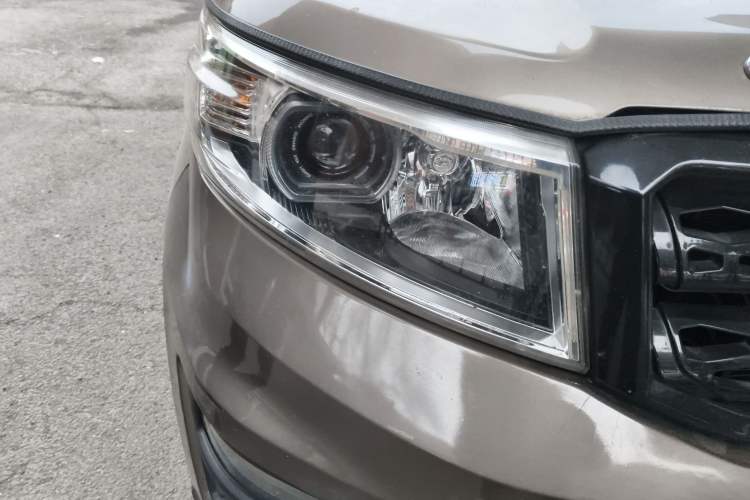Used CHANGAN OSHAN X70A 2018 1.5L Manual Luxury Model Right Front Headlight